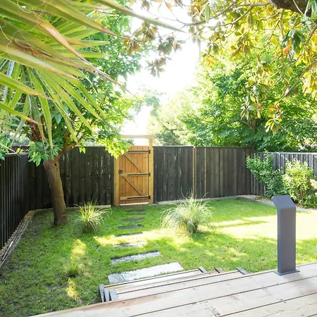 Maison Lacanpon, 3 Maisons Reunies En Bord De Canal A Cazaux Holiday home *