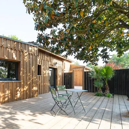 Maison Lacanpon, 3 Maisons Reunies En Bord De Canal A Cazaux Holiday home