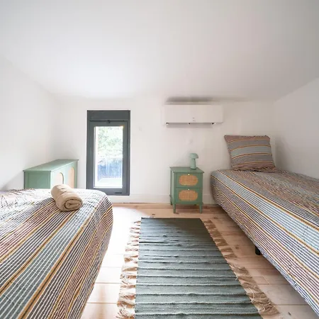 Maison Lacanpon, 3 Maisons Reunies En Bord De Canal A Cazaux Holiday home